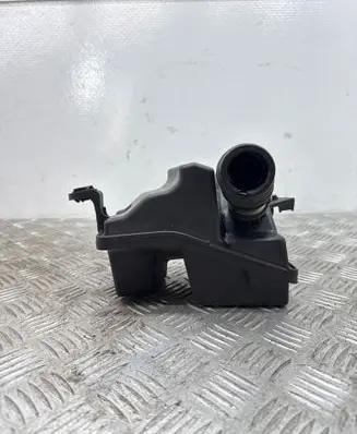 Alfa Romeo Stelvio Air filter box 50552188 PA66GF30 A947
