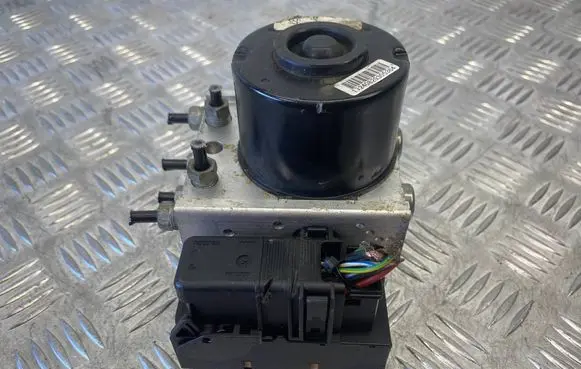 Ford Focus ABS Pump 3M512M110JA