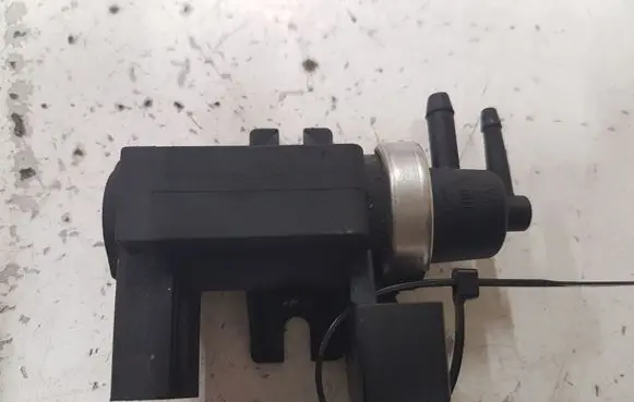 Audi A4 S4 B6 8E 8H Turbo solenoid valve 8E0906627 72290313