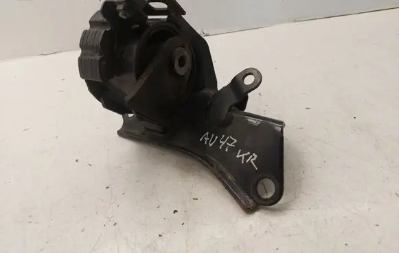 Toyota Avensis T250 Engine mount bracket 123720R010