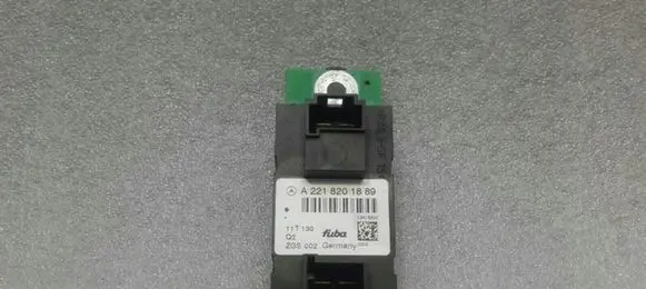 Mercedes-Benz S W221 Aerial antenna amplifier A2218201889