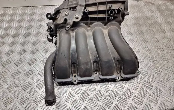 BMW 1 E81 E87 Intake manifold 7556613 22845910 0601