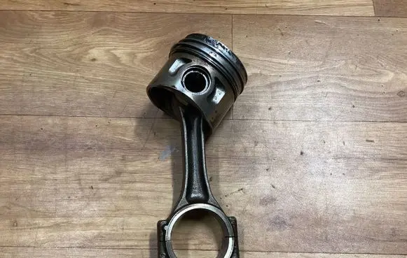Volkswagen PASSAT B6 Piston with connecting rod BMP