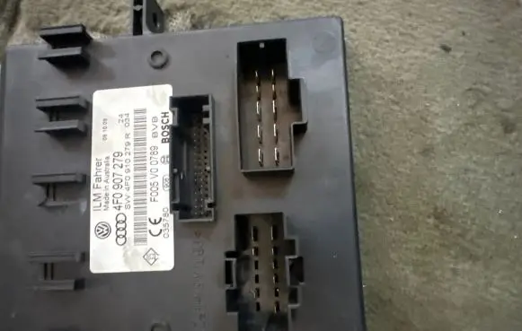 Audi A6 S6 C6 4F Fuse module 4F0907279 F005V00789