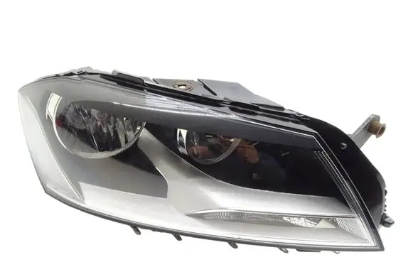 Volkswagen PASSAT B7 Headlight/headlamp 02512425