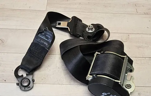 Opel Vivaro Front seatbelt 696515A 59764