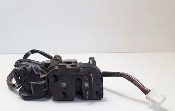 Mazda 323 Front door lock