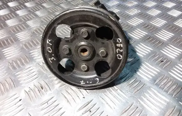 Peugeot 607 Power steering pump