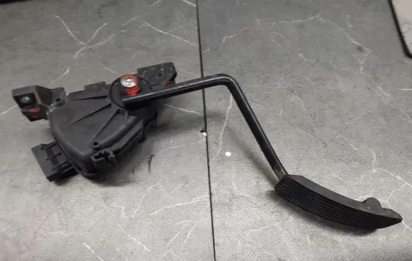 Opel Agila A Accelerator throttle pedal 9204284
