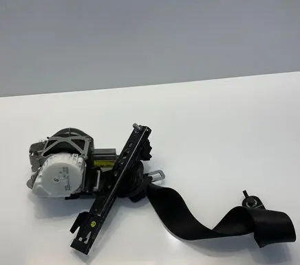 Mercedes-Benz C W204 Front seatbelt A2048609885 7700898706 2048609885