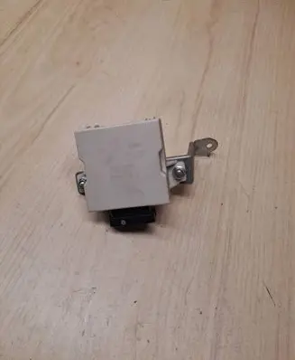 Toyota Avensis T250 Window wiper relay 8594005040