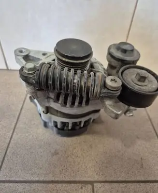 KIA Optima Generator/alternator 373002U000