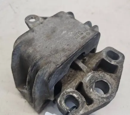 Ford Galaxy Engine mount bracket 7M3199555