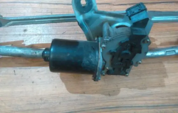 Volvo V70 Wiper motor 404775 09151848