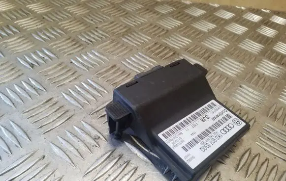 Volkswagen Golf V Other control units/modules 1K0907530Q 1K0907951 5WK50011F