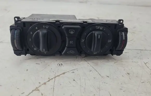 Mercedes-Benz E W210 Climate control unit 2108302085