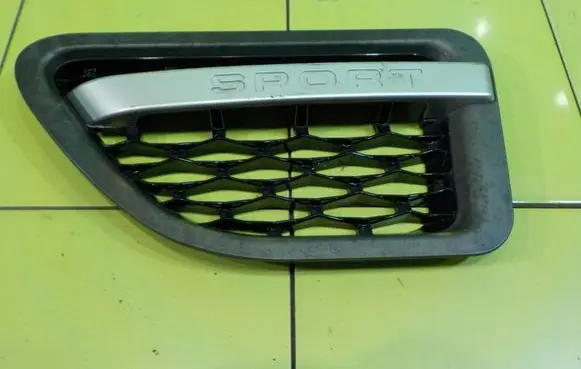 Land Rover Range Rover Sport L320 Front arch trim PRZOD
