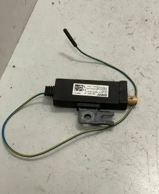 BMW M4 F82 F83 Aerial antenna amplifier 9273671 18899510H 51060010