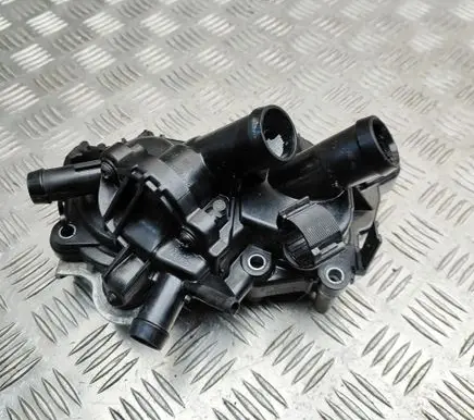 Volkswagen Golf VII Water pump 04E121121K 04E121600BE