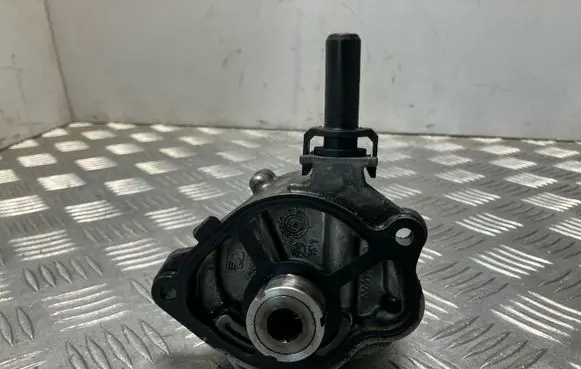Mercedes-Benz C W204 Vacuum pump A6512300265