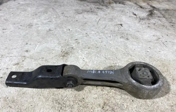 Engine mount bracket
