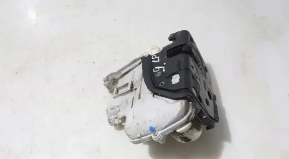 Seat Exeo (3R) Front door lock