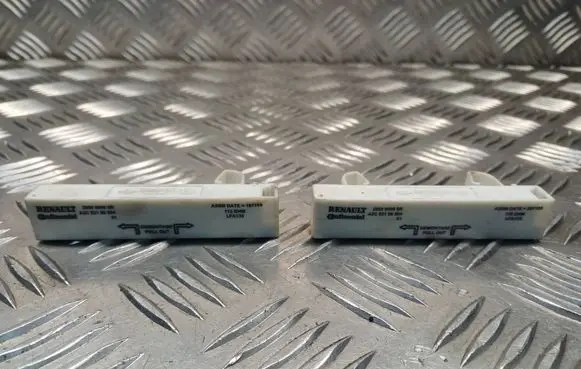 Renault Laguna III Aerial antenna amplifier 285900006R A2C53158504