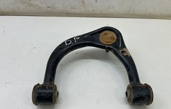 Toyota Hilux VIII Front upper control arm/wishbone