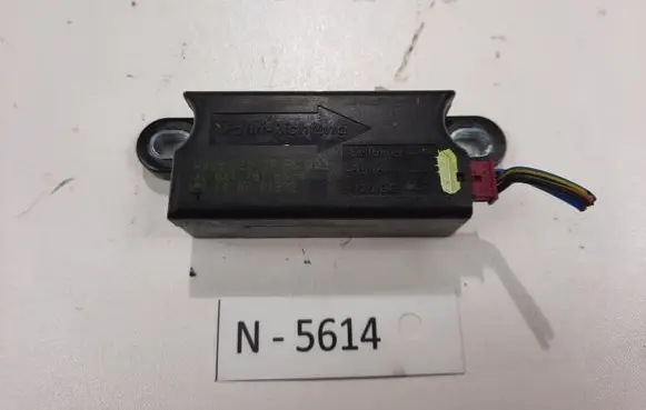 Mercedes-Benz E W211 Airbag deployment crash/impact sensor 821761664