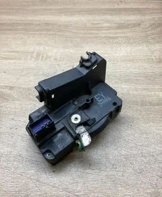 Opel Zafira A Front door lock 24444016