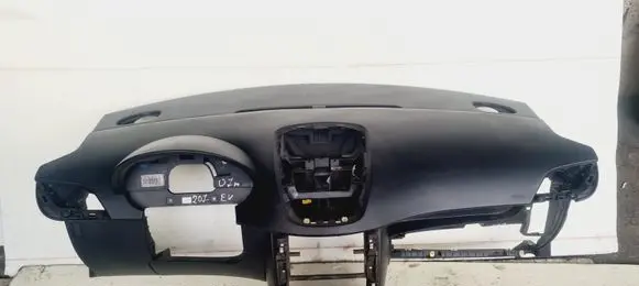 Peugeot 207 Dashboard 9650086677