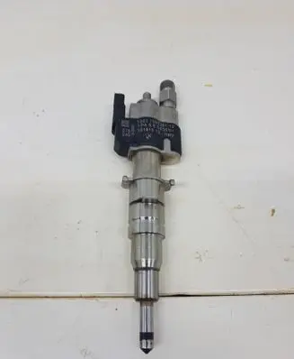 BMW 7 F01 F02 F03 F04 Fuel injector 7585261 10181010