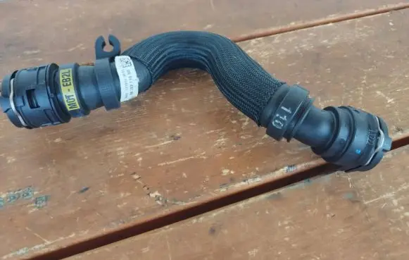 Peugeot 208 Engine coolant pipe/hose 9838211080