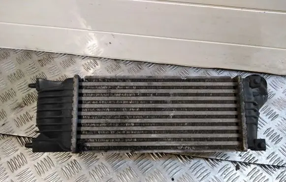 Citroen C5 Intercooler radiator 9645682880