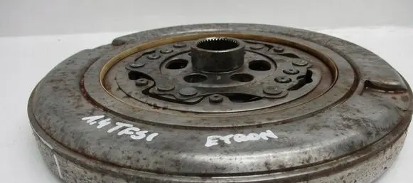 Volkswagen Golf VII Dual mass flywheel 