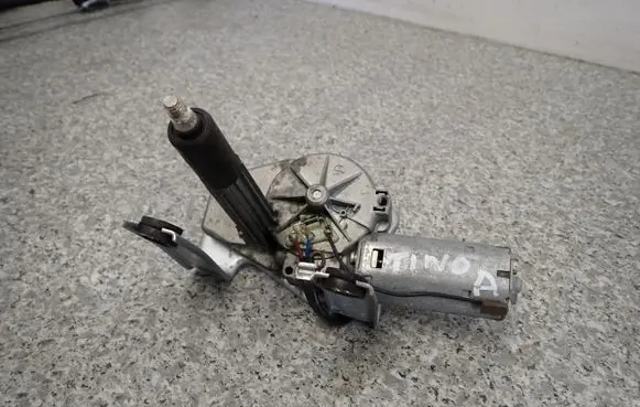 Nissan Almera Tino Wiper motor