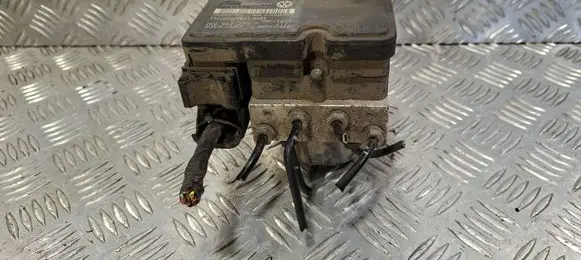 Skoda Octavia Mk2 (1Z) ABS Pump 1K0907379P