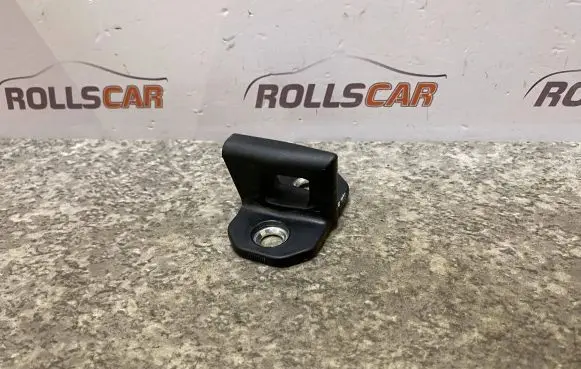 Mercedes-Benz E W211 Front door lock loop/hook striker A2037200004