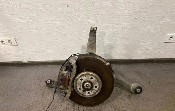 BMW 7 F01 F02 F03 F04 Front wheel hub spindle knuckle 7593042