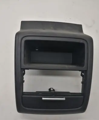 Volkswagen Touareg II Dashboard storage box/compartment 7P6863092