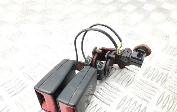 Skoda Octavia Mk3 (5E) Middle seatbelt buckle (rear) 8V0857739QVZ