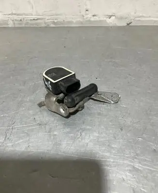 BMW 5 F10 F11 Air suspension front height level sensor 6784072