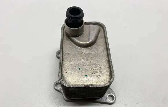 Audi A3 S3 8V Engine oil radiator 06K117021E