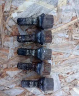 BMW 1 E81 E87 Nuts/bolts 
