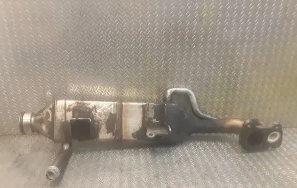Mercedes-Benz R W251 EGR valve cooler 6421400175 A6421400175