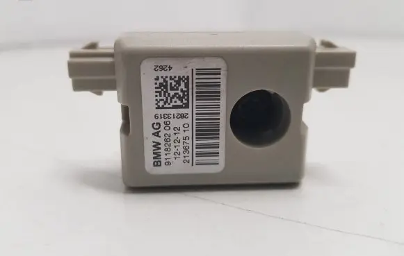 BMW 5 F10 F11 Antenna control unit 911826206 21367510 28213319