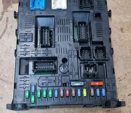 Citroen Berlingo Trunk lid opening control unit 