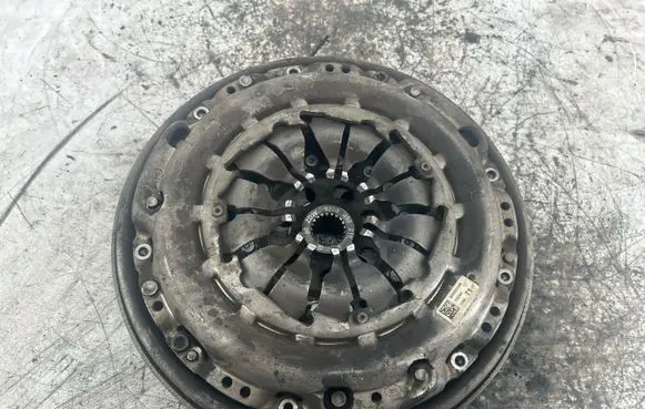 Nissan Qashqai Clutch set kit 302052316R