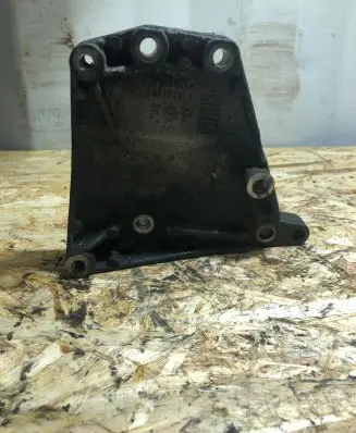 Opel Corsa C Engine mounting bracket 55188268 428702815