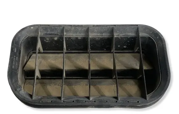 Audi Q7 4L Quarter panel pressure vent 4A0819181
